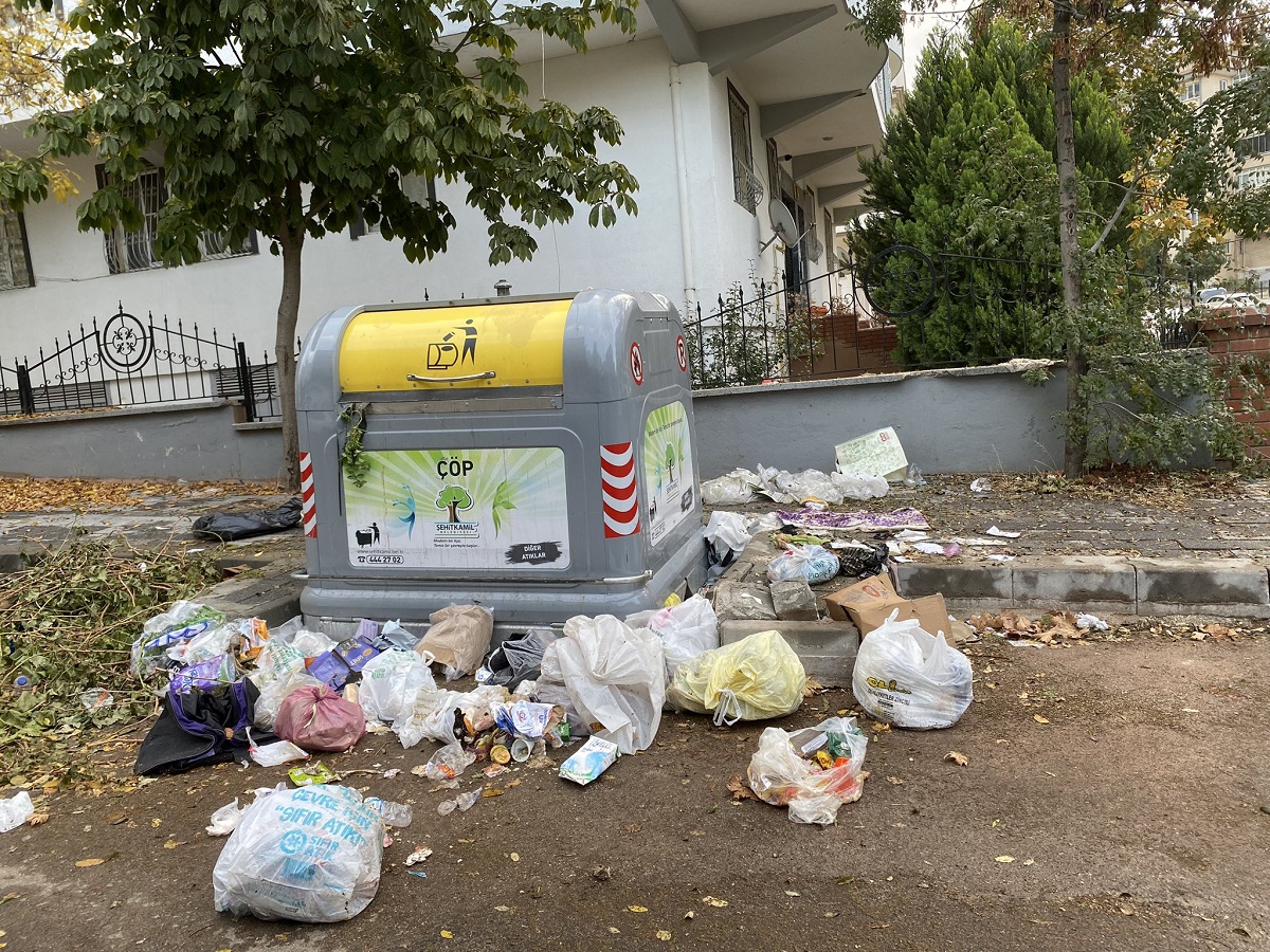 Gaziantep’te Bu Görüntü Tepki Çekti! Kokudan Yaklaşılmıyor (1)