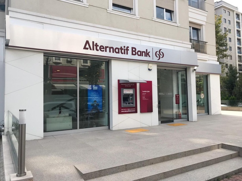 ALTERNATİF BANK
Faiz Oranı: %3,29
Aylık Taksit: 33.590,60 TL
Toplam Ödeme: 4.044.172 TL
