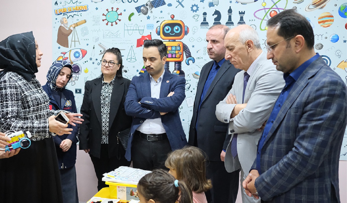 Beşler Vakfı'ndan Çok Amaçlı Teknoloji Sınıfı Açılışı