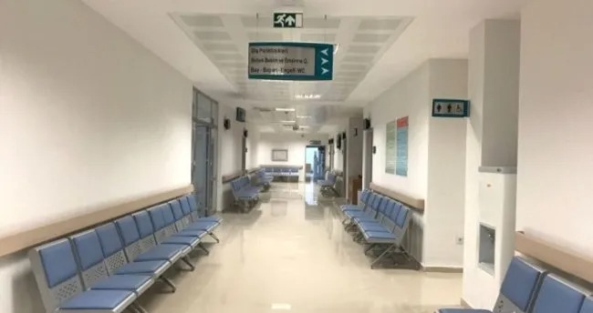 DENETİMLER VE TAKİPLER ARTIRILACAK
Hastanelerde hasta ve çalışan hakları konusundaki denetimlerin sıkılaştırılması, gelen şikayetlerin ve taleplerin daha hızlı değerlendirilmesi sağlanacak. Aynı zamanda akademik personelin sözleşmeye dayalı yükümlülükleri ve bu yükümlülüklerin yerine getirilmesi de kurul tarafından yakından izlenecek.
