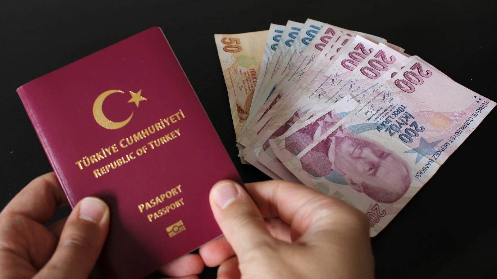 PASAPORT HARÇLARINDA ARTIŞ
Pasaport sahibi olmak isteyenler için 2025 yılında uygulanacak harç tutarları belirgin bir şekilde artırıldı. Buna göre:
