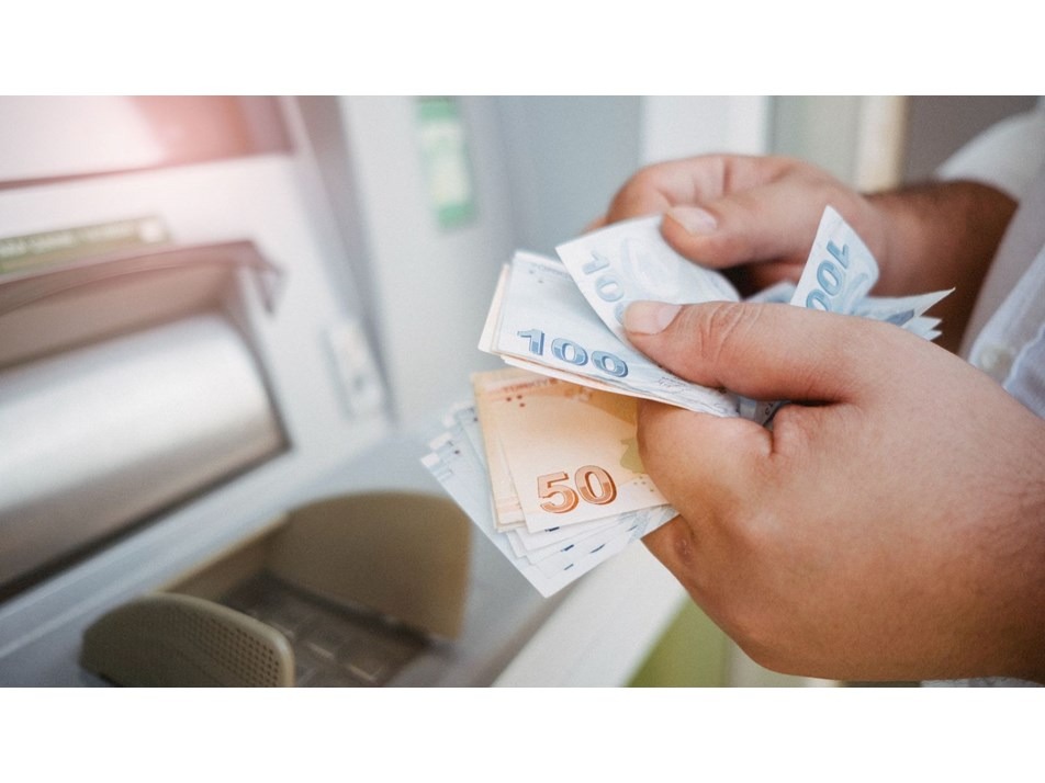 QR kod uygulamasıyla çekim limiti artırılsa da, bankalar özellikle kart kullanımında standart bir artış yapmayı planlıyor. Bu, yaşlı bireyler ve dijital sisteme adapte olamayan müşteriler için önemli bir adım olacak.