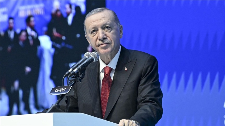 2025: AİLE YILI
Cumhurbaşkanı Erdoğan, 2025 yılının "Aile Yılı" olarak ilan edildiğini duyurdu. Bu kapsamda geniş çaplı projelerin devreye alınacağını belirten Erdoğan, "Aile, ahlak ve çocuklara yönelik saldırıların arttığı bir dönemde, gençlerimizin yuva kurmasını kolaylaştırmak mecburiyetindeyiz" dedi.
