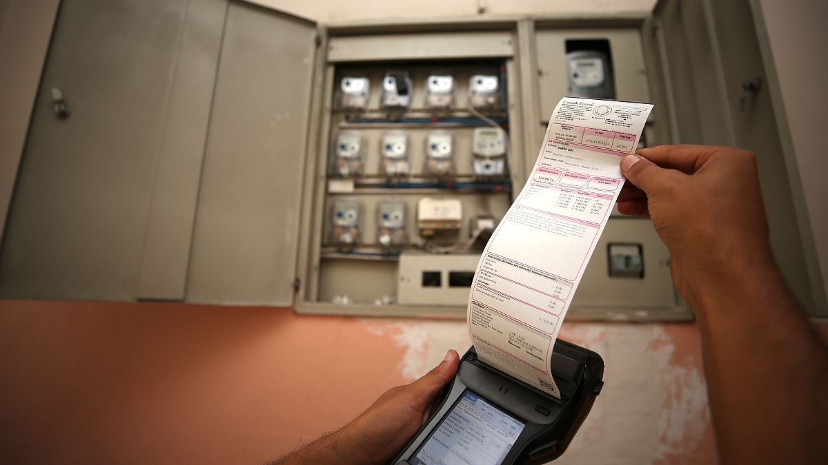 Tüketicilere, imzalanan sözleşmelerin bir nüshası ya kağıt üzerinde ya da dijital olarak iletilecek. Sözleşmelerin ve eklerinin, Türkiye Bilimsel ve Teknolojik Araştırma Kurumu (TÜBİTAK) Kamu Sertifikasyon Merkezi tarafından zaman damgası ile saklanması zorunlu hale getirildi.