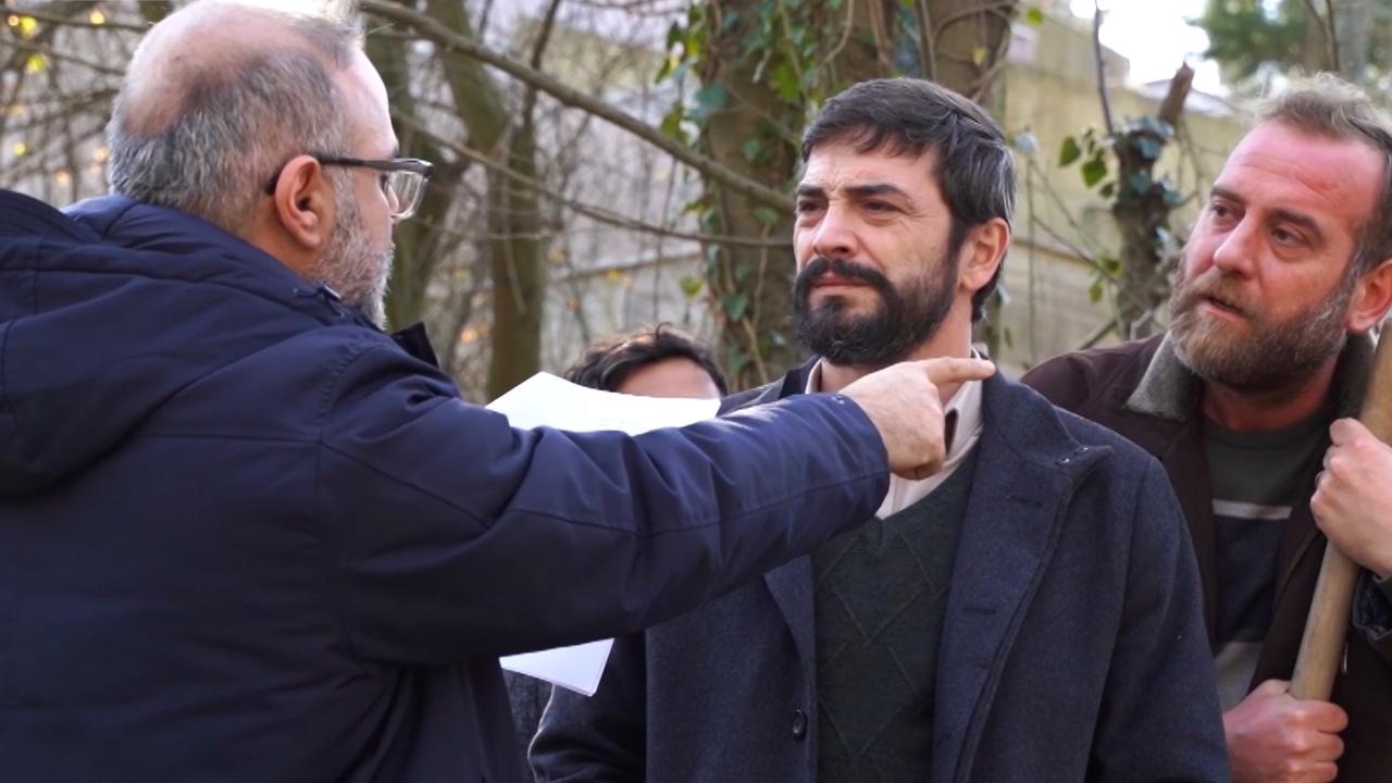 Yeni sezonda Hande Soral, kadın bir gassal karakteriyle diziye katılıyor. Bayhan ise benzersiz yorumlarıyla dizinin müziklerine eşlik ederek hikayeye farklı bir dokunuş katacak.