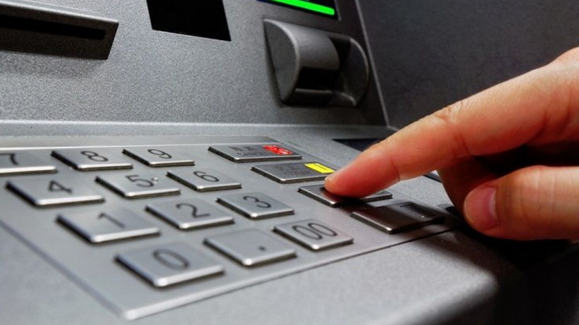 KOLAY TAHMİN EDİLEBİLİR ŞİFRELERDEN KAÇININ
Ardışık Rakamlar 1234, 0000 veya 9876 gibi ardışık sayı dizilimleri, kötü niyetli kişilerin ilk deneyeceği şifre kombinasyonlarındandır. Bu tür şifreler, insanların sıkça tercih ettiği kolay hatırlanabilir yapıları nedeniyle güvenlik açısından büyük bir risk oluşturur.
