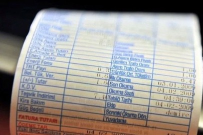 SERBEST TÜKETİCİ ANLAŞMALARI
Aylık elektrik faturaları 1.000 TL’yi aşan aboneler, elektrik şirketleri ile serbest tüketici anlaşması yaparak daha uygun tarifelere geçme imkanına sahip olacak. Bu sistem, elektrik maliyetlerini düşürmek isteyen aboneler için önemli bir avantaj sağlayabilir.
