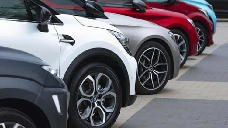 HANGİ TAŞITLAR İÇİN ZORUNLU?
Kiralama Amaçlı Taşıtlar: 31 Aralık 2024 tarihine kadar kayıt zorunluluğu bulunmaktadır.
Sıfır Kilometre Bireysel Taşıtlar: 1 Temmuz 2025 tarihinden itibaren trafiğe çıkan yeni araçlar, tescil tarihinden bir ay sonra kayıt edilmelidir.
Akaryakıt Dağıtım Sistemleri Kullanan Taşıtlar: 30 Haziran 2025’e kadar kayıt zorunludur.
