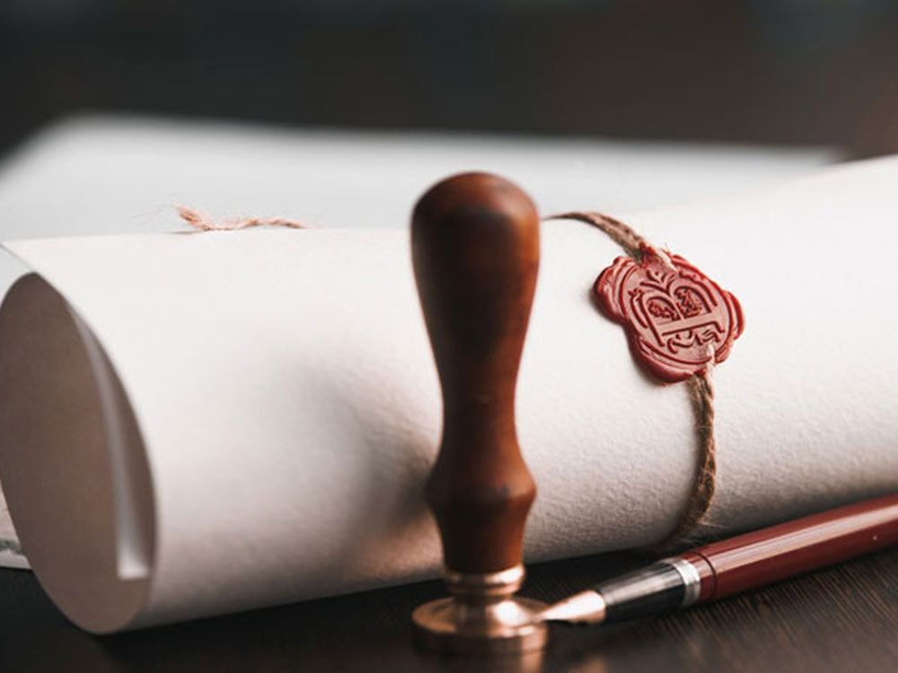 Bu durum, özellikle çocuğu olmayan ve eşi vefat etmiş kişiler için büyük bir risk taşıyor. Çünkü, bu kişiler için mirasın devletin eline geçmesi söz konusu olabilir. Yasal düzenlemelere dikkat edilmediği takdirde, mirasın devlete geçmesi önlenemez.