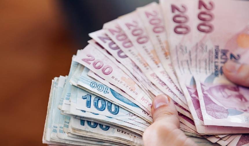 AKBANK Akbank, yeni müşterilerine 6 ay vadeli 30.000 TL faizsiz kredi ve 3 ay vadeli 25.000 TL faizsiz taksitli nakit avans fırsatı tanıyor. Kredi ve nakit avans toplamı 55.000 TL’ye ulaşıyor.