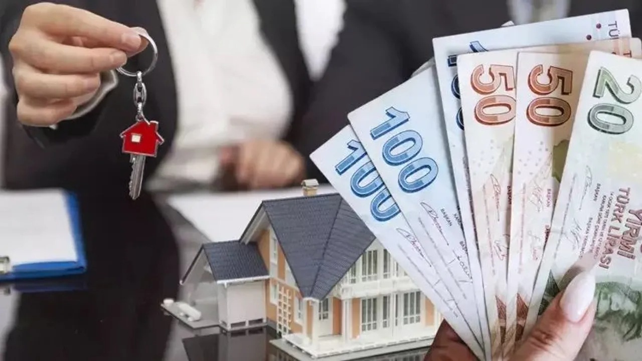 500 bin TL kredi çeken bir vatandaş, 60 ay vadeli kredi için aylık 17 bin 452 TL, 120 ay vadeli kredi için ise aylık 14 bin 483 TL ödeme yapmak zorunda kalıyor. 60 ay sonunda toplam geri ödeme miktarı 1 milyon 61 bin TL'yi bulurken, 120 ay sonunda bu rakam 1 milyon 753 bin TL’ye yükseliyor.