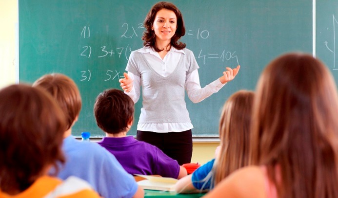 AKADEMİLER HER İLDE KURULMAYACAK
Yeni sistem kapsamında akademiler her ilde bulunmayacak. Millî Eğitim Bakanlığı, mevcut hizmetiçi eğitim merkezlerini akademilere dönüştürecek. Bu sayede adaylar için konaklama masrafı oluşmadan daha verimli bir eğitim süreci hedefleniyor.
