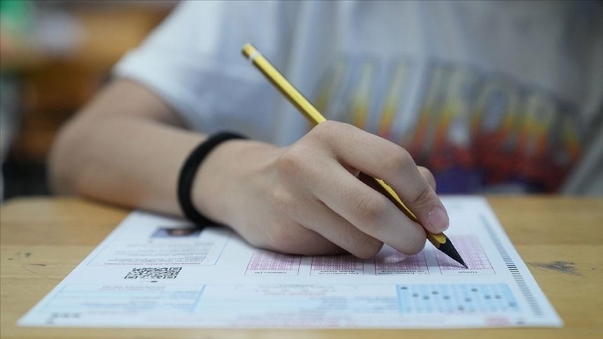 MEB tarafından açıklanan kılavuza göre, özel eğitim ihtiyacı olan öğrencilere sınav sırasında özel tedbir hizmetleri sağlanacak. Böylece tüm öğrencilerin sınava eşit koşullarda katılımı hedefleniyor.