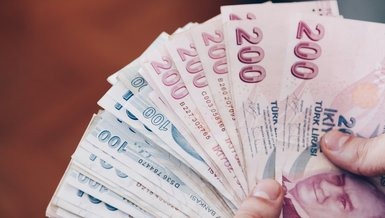 Emekliler için sunulan bu avantajlı promosyonlar, bankalar arasında rekabeti artırırken, emeklilere de en iyi fırsatları değerlendirme şansı tanıyor. Kampanyalar hakkında daha fazla bilgi almak ve başvuruda bulunmak için ilgili bankaların resmi internet siteleri ziyaret edilebilir.