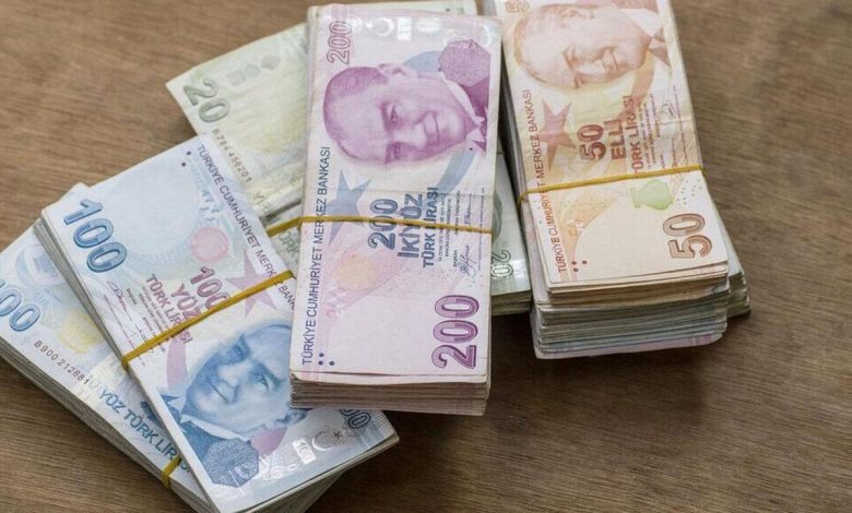 Ayrıca Bayram, mevduattan çıkan paranın bu yıl borsaya yönelme eğiliminde olacağını, ancak jeopolitik risklerin artışı nedeniyle borsa ve mevduat yatırımcılarının farklı davranışlar sergileyebileceğini vurguladı.