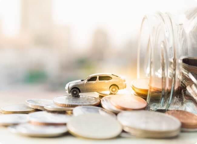 VADE SÜRELERİ VE MALİYET ANALİZİ
12 ay vadeli taşıt kredisi finansmanında, toplam geri ödeme maliyeti %32 civarında gerçekleşiyor. Bu oran, daha kısa vadelerde yüksek ödeme gücü gerektirirken finansman maliyetini düşürüyor. 48 ay vadede ise oranların daha düşük olmasına rağmen toplam geri ödeme maliyeti %130’a ulaşıyor. Bu nedenle finans uzmanları, tüketicilere mümkünse daha kısa vadeli krediler tercih etmelerini öneriyor.
