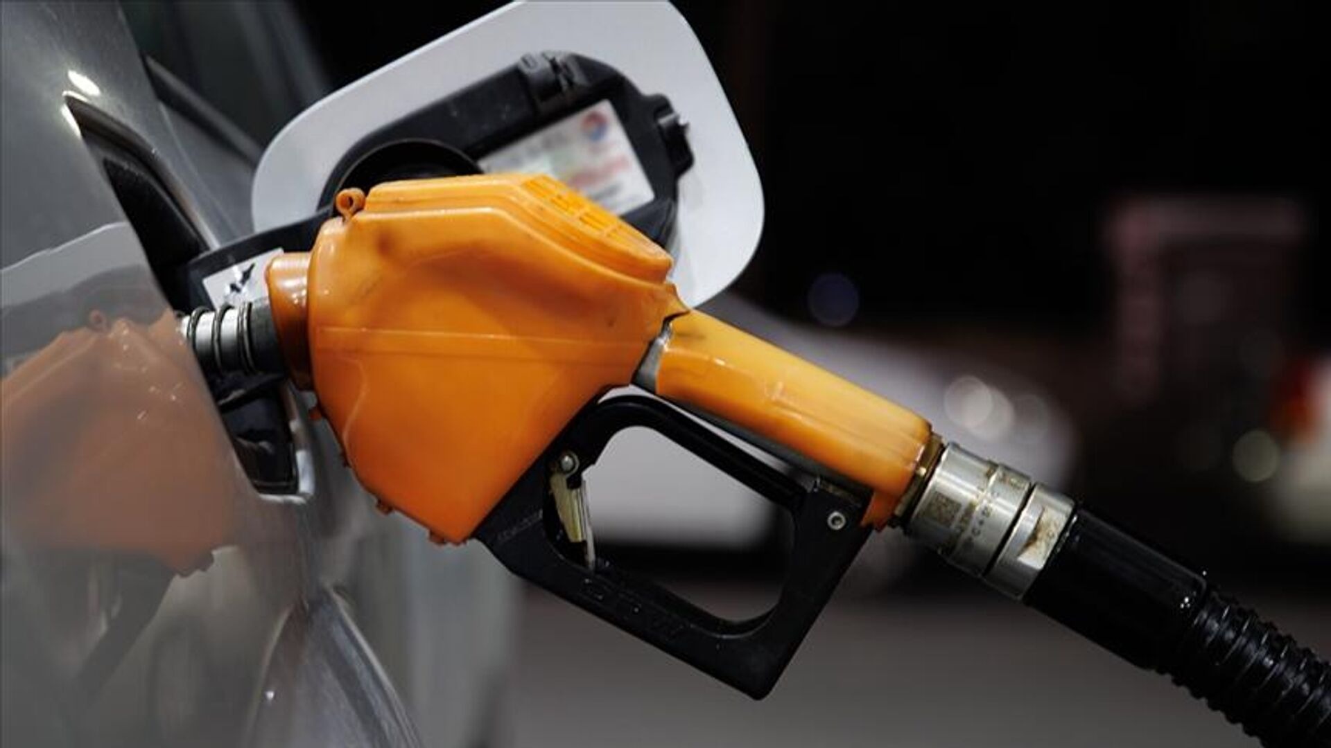 Güncel motorin fiyatlarına baktığımızda, Gaziantep’te motorinin litre fiyatı 48,08 TL olarak belirlenmiş durumda. Aynı şehirde benzin litre fiyatı 47,90 TL iken LPG ise 27,09 TL’den satılıyor. Diğer şehirlerde de benzer oranlarda artışlar yaşanması bekleniyor.