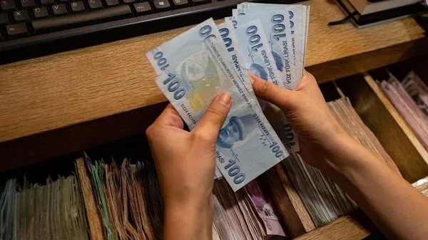 Akbank: 15 bin TL’ye kadar promosyon ödemesinin yanı sıra ek kampanyalarla 17.500 TL’ye varan ödül fırsatları sunuyor.