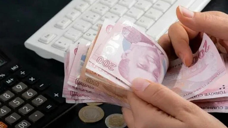 Halkbank: Emeklilere 12 bin TL’ye kadar promosyon ödemesi yapıyor.