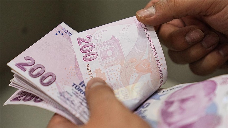 AİLE VE SOSYAL HİZMETLER BAKAN YARDIMCISI'NDAN AÇIKLAMA
Aile ve Sosyal Hizmetler Bakan Yardımcısı Sevim Sayım Madak, yaptığı açıklamada, bu yeni sigorta modelinin kısa süre içinde hayata geçirileceğini duyurdu. Bu düzenleme ile Türkiye’deki yaşlılık dönemi bakım hizmetlerinin daha sürdürülebilir ve erişilebilir olmasının hedeflendiği vurgulandı. Ayrıca, bakım hizmetlerinin kalitesinin artırılmasına yönelik de çeşitli önlemler alınacağı ifade edildi.
