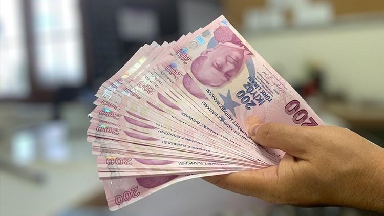 Uzun Süreli Bakım Sigortası, Türkiye’de yaşlılık döneminde bakım ihtiyaçlarının karşılanması noktasında önemli bir adım olacak. Yaşlı nüfusun artış hızına paralel olarak bakım hizmetlerine olan talep de giderek büyüyor. Hem devlet desteği hem de bireysel katkılarla finanse edilecek bu sistem, yaşlılık döneminde bakım giderlerinin karşılanabilmesi adına kritik bir çözüm sunacak. Türkiye’nin yaşlı nüfusuna yönelik sürdürülebilir bir sigorta modelinin uygulanması, ailelerin ve bireylerin üzerindeki mali yükü hafifletecek ve bakım hizmetlerinin kalitesini artıracaktır.