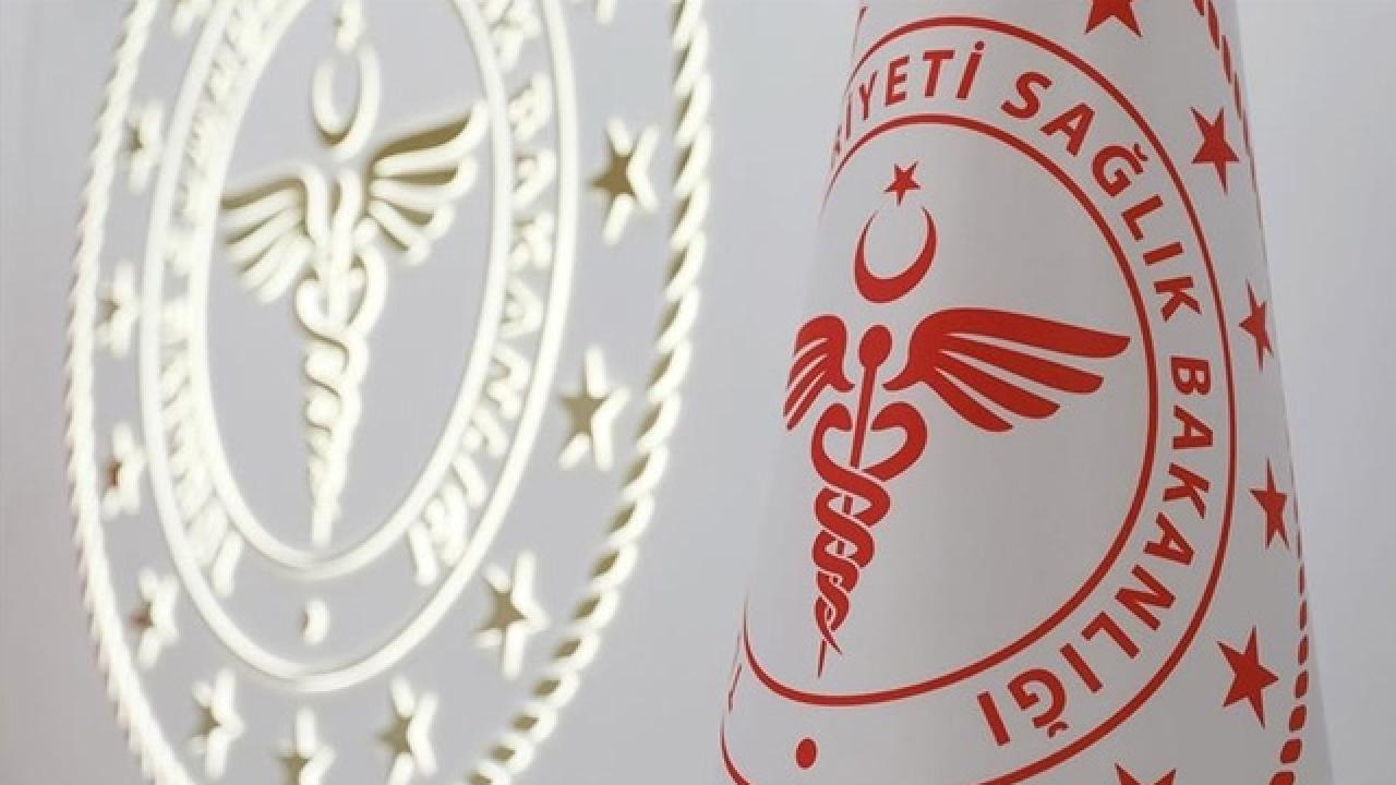 Sağlık sektöründe çalışan tüm personelin özverili çabalarına vurgu yapan Erdoğan, sağlık hizmetlerinin daha etkin ve hızlı sunulabilmesi için yeni personel alımının büyük önem taşıdığını belirtti.