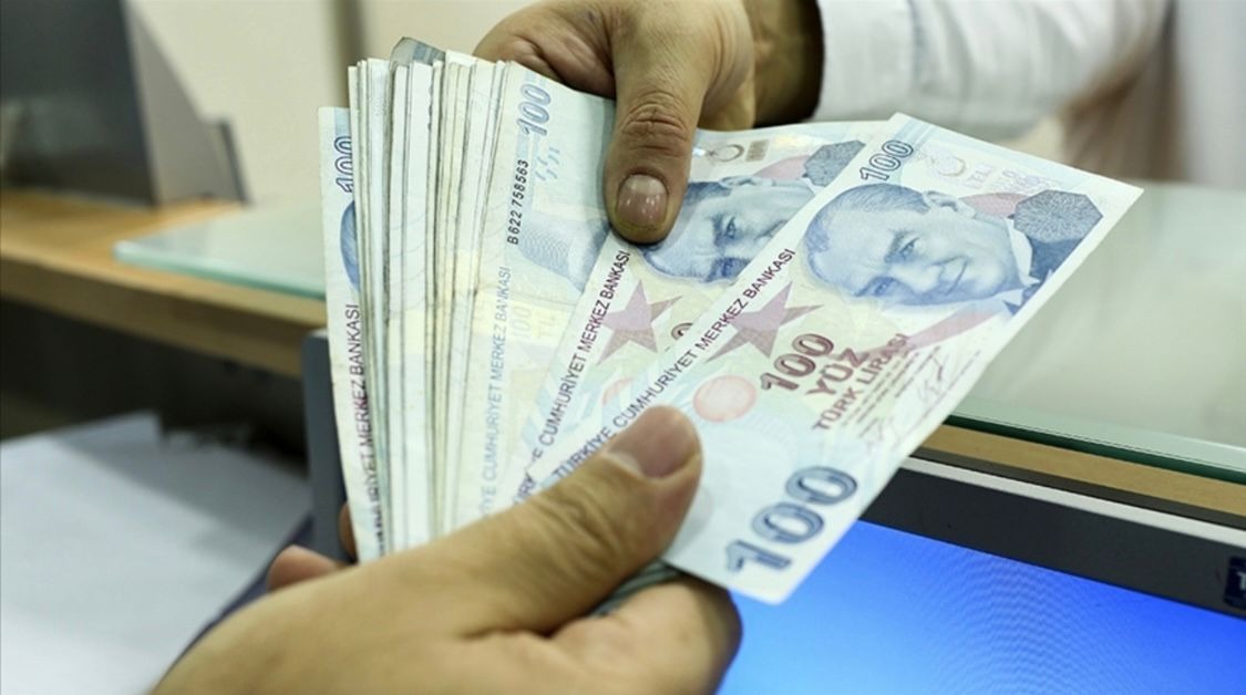 2025 KURBAN BAYRAMI İKRAMİYESİ NE ZAMAN YATACAK?
Kurban Bayramı, 6 Haziran 2025 tarihinde başlayacak. Emekli ikramiyelerinin, her bayramdan önceki hafta içinde yatırıldığı düşünülürse, Kurban Bayramı emekli ikramiyesinin de 2-6 Haziran haftasında hesaplara aktarılması bekleniyor.
