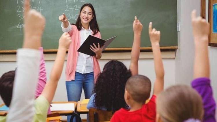 BİRDEN FAZLA GÖREVLENDİRME YAPILMAYACAK
Hafta sonu farklı yetenek alanlarında yapılacak bireysel değerlendirme oturumlarının aynı güne denk gelmesi durumunda, yönetici ve öğretmenlere yalnızca bir yetenek alanına ilişkin görev verilecek. Bu durumda da günlük 5 saatten fazla ek ders ücreti ödenmeyecek. Ayrıca, aynı oturumda bir öğretmen veya yöneticiye bilim ve sanat merkezi il komisyonu üyeliği, değerlendirme komisyonu üyeliği, gözetmenlik veya uygulayıcılık gibi birden fazla görev verilmeyecek.
