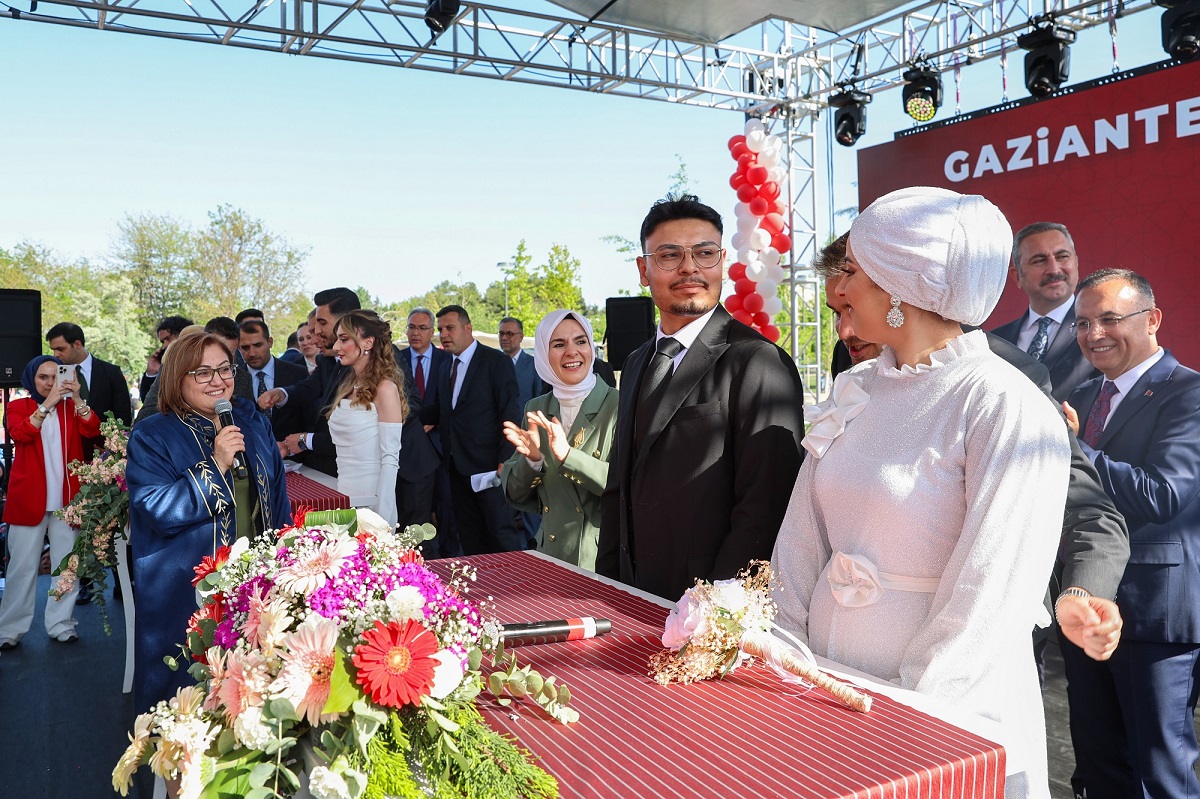 Başkan Fatma Şahi̇n’den Ai̇leye Destekte Dev Hamle! (2)