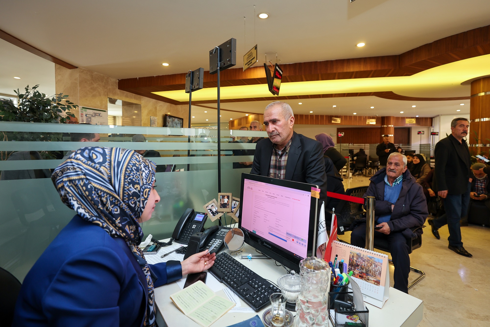 Evli̇li̇kleri̇nde 41 Yili Dolduran Çi̇ftleri̇n Umre Yolculuğuna Yoğun Başvuru (1)