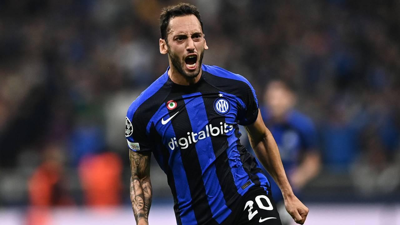 Hakan Çalhanoğlu Kimdir? Hangi Takımda Oynuyor? Evli Mi? Kariyeri Ve Özel Hayatı 2