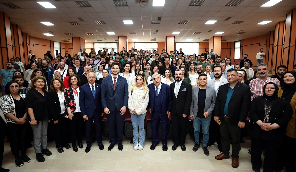Sanko Holdi̇ng Onursal Başkani Abdulkadi̇r Konukoğlu Gaün'de Öğrenci̇lerle Buluştu (1)
