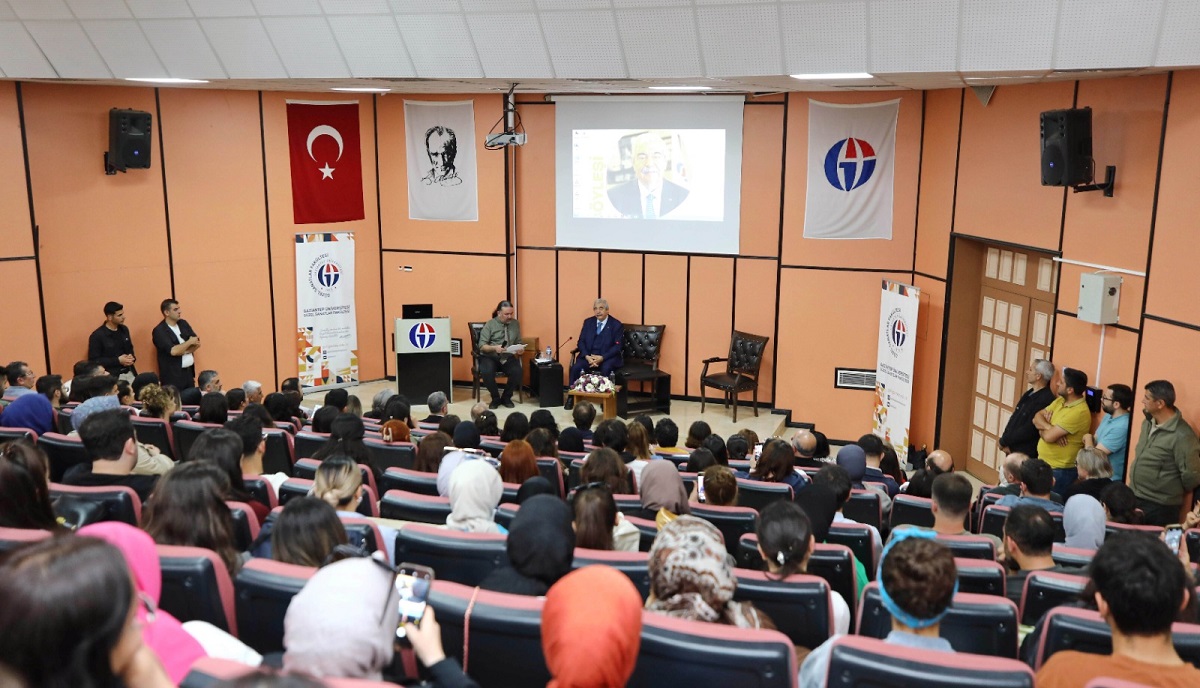 Sanko Holdi̇ng Onursal Başkani Abdulkadi̇r Konukoğlu Gaün'de Öğrenci̇lerle Buluştu (10)