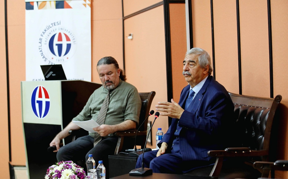 Sanko Holdi̇ng Onursal Başkani Abdulkadi̇r Konukoğlu Gaün'de Öğrenci̇lerle Buluştu (8)