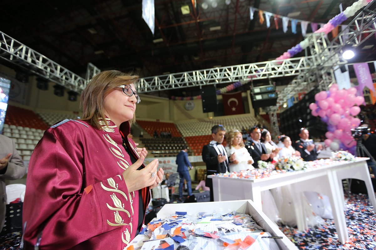 Gazi̇antep’te Yeni̇ Evli̇ Çi̇ftlere Müjde Üstüne Müjde! (3)