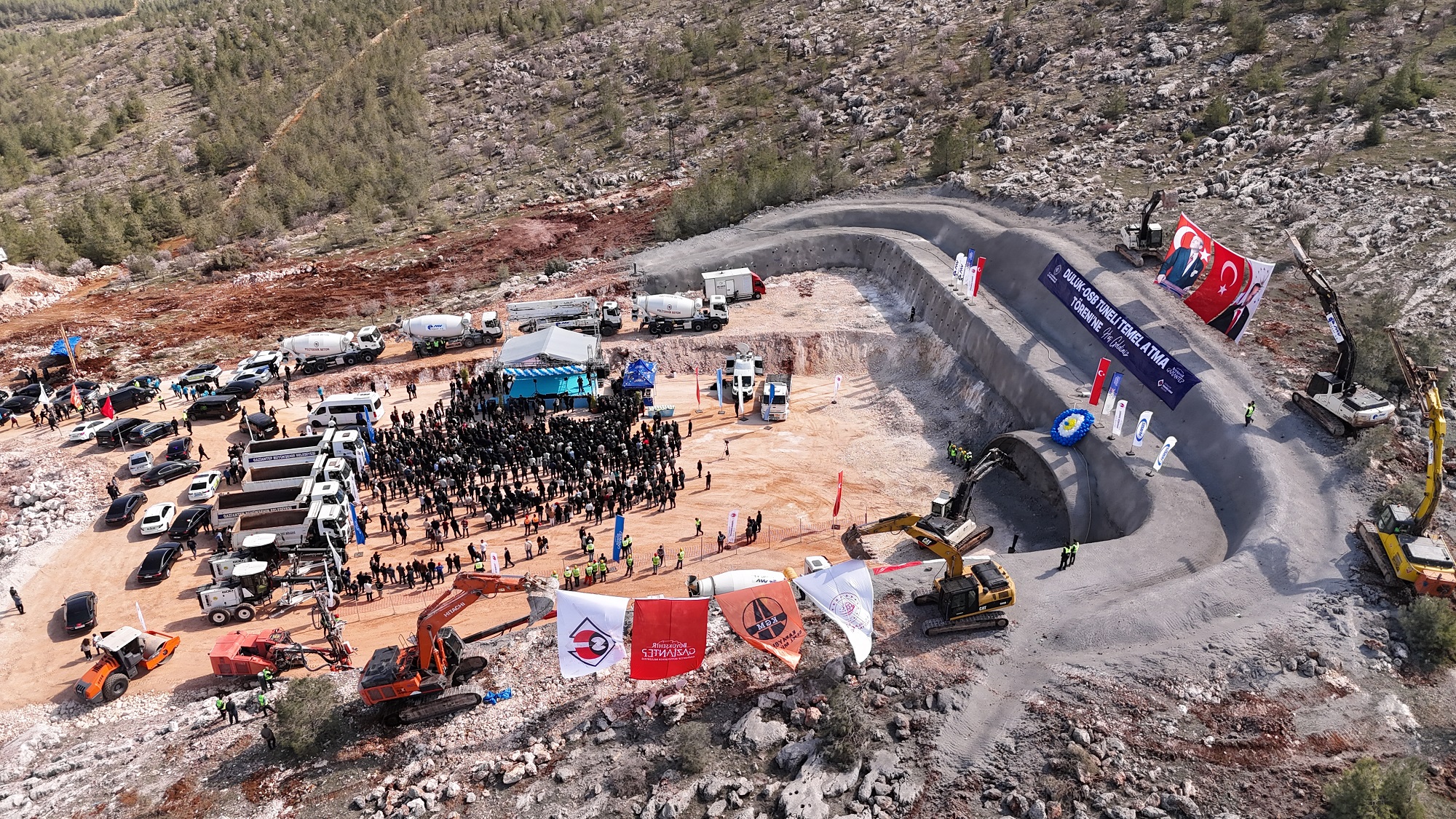 Bakan Uraloğlu’nun Katilimiyla Dülük Osb Tüneli̇ Temel Atma Töreni̇ Düzenlendi̇ (1)-1