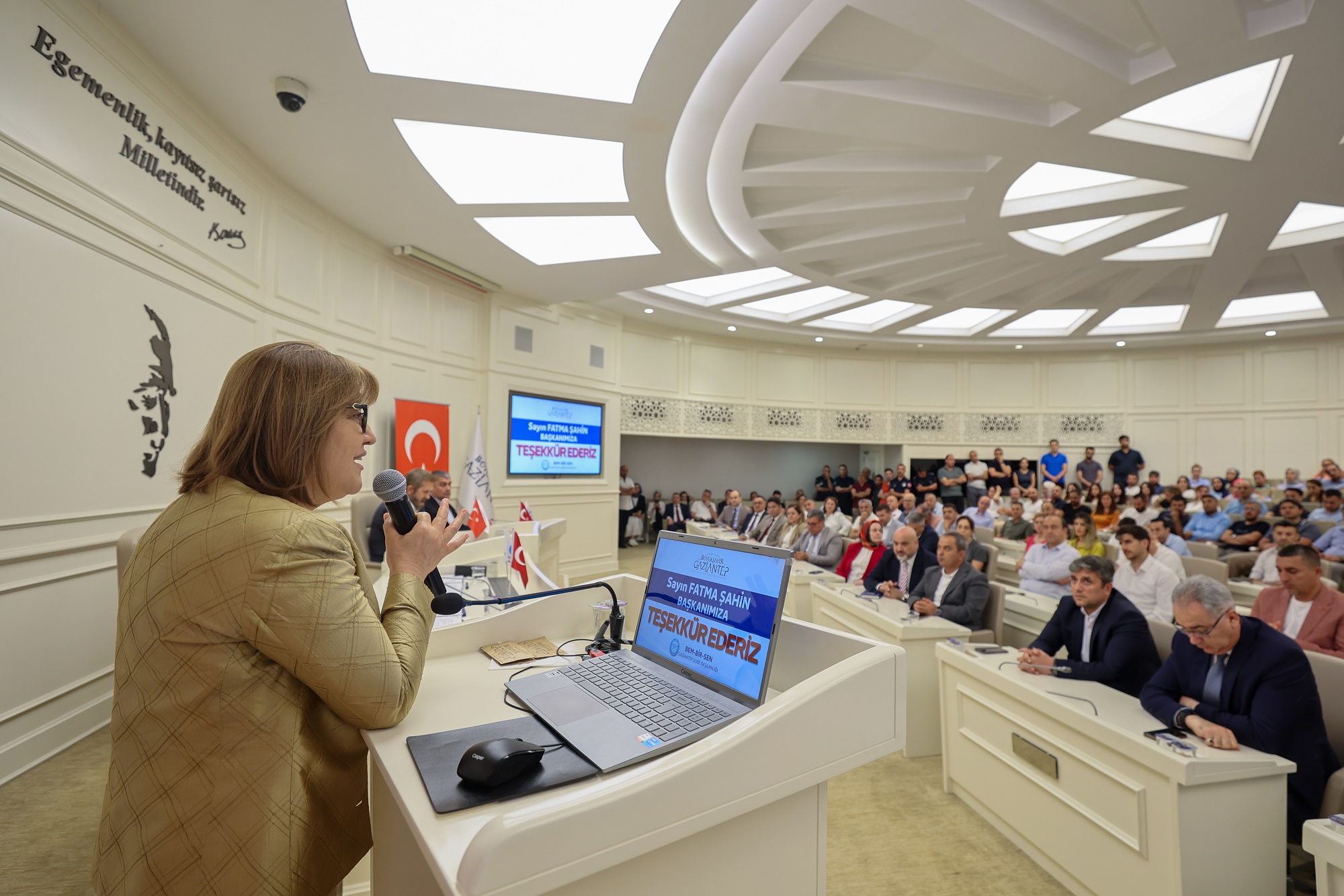 Büyükşehi̇r’den Personeli̇ne Güçlü Destek (5)
