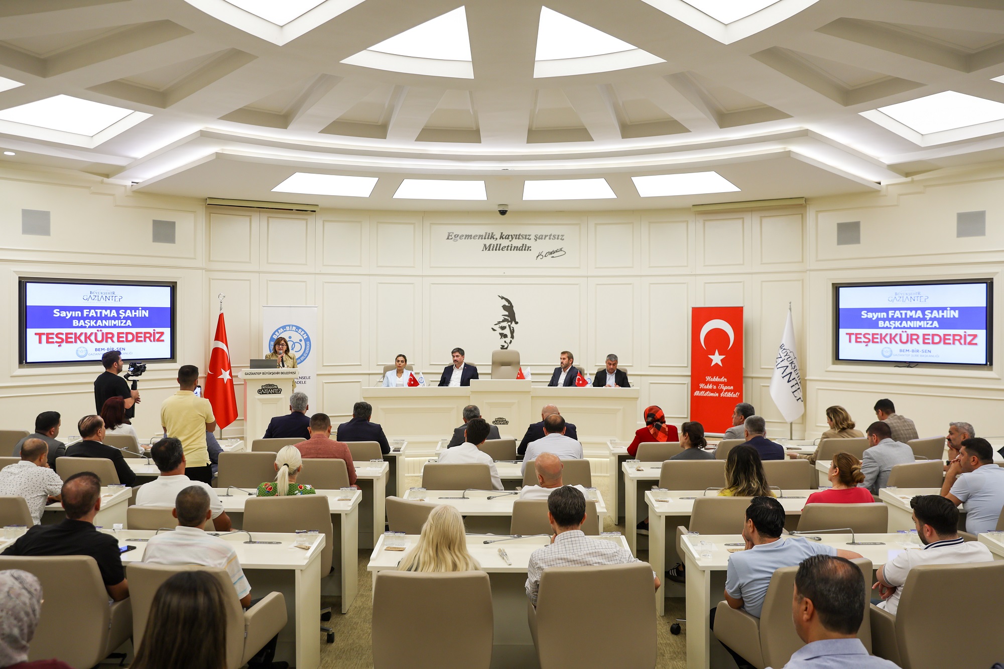 Büyükşehi̇r’den Personeli̇ne Güçlü Destek (7)