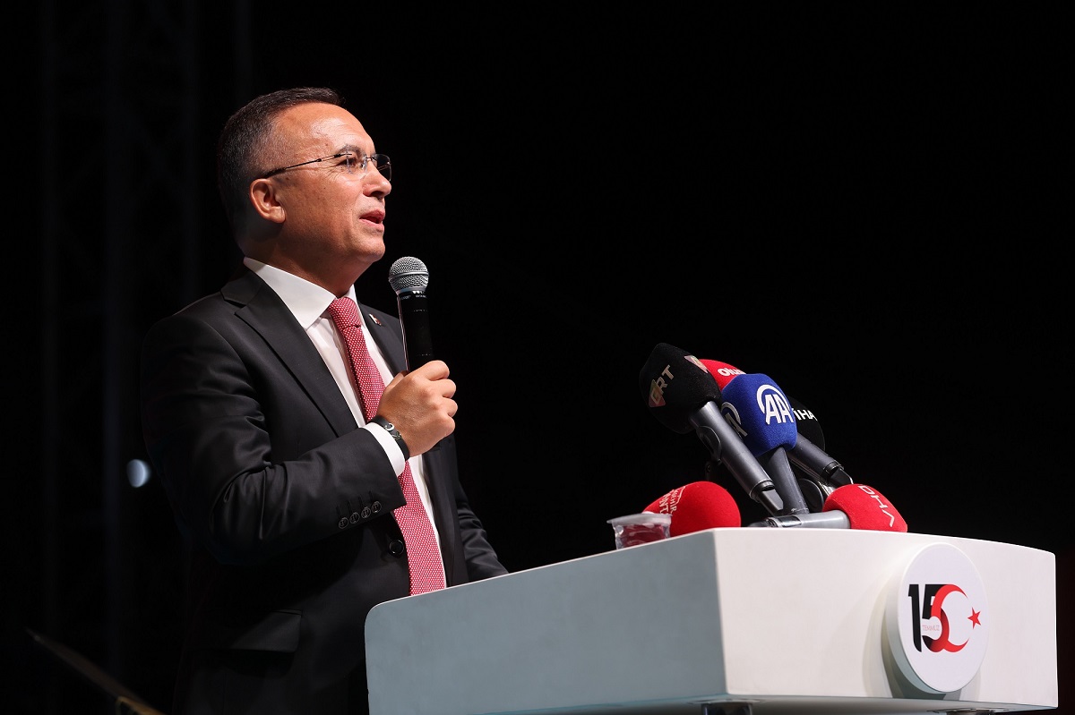 Gazi̇ Şehi̇rde Mi̇lleti̇n Kahramanlik Destani İçi̇n Meydanlar Yi̇ne Doldu (6)