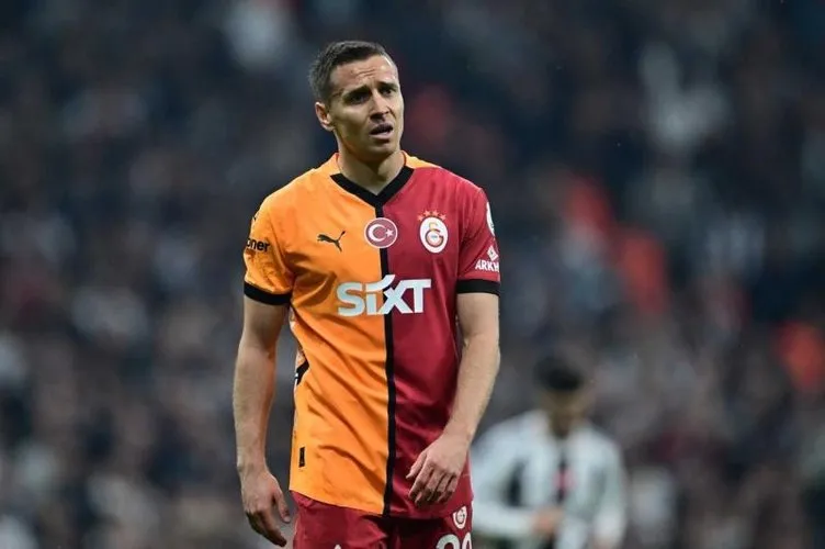 0X0 Galatasarayda 4 Isim Bavulunu Topladi 2 Yildiz Ise Karar Asamasinda 1754221331918