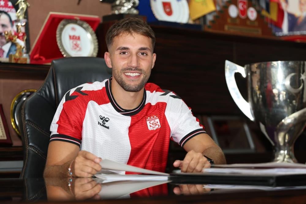 Sivasspor yıldız oyuncuyu kadrosuna kattı!