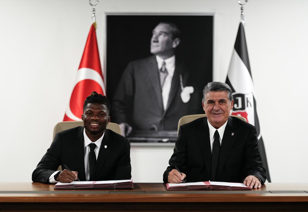 Beşiktaş'tan bir transfer daha! Yıldız oyuncuyu kadrosuna kattı