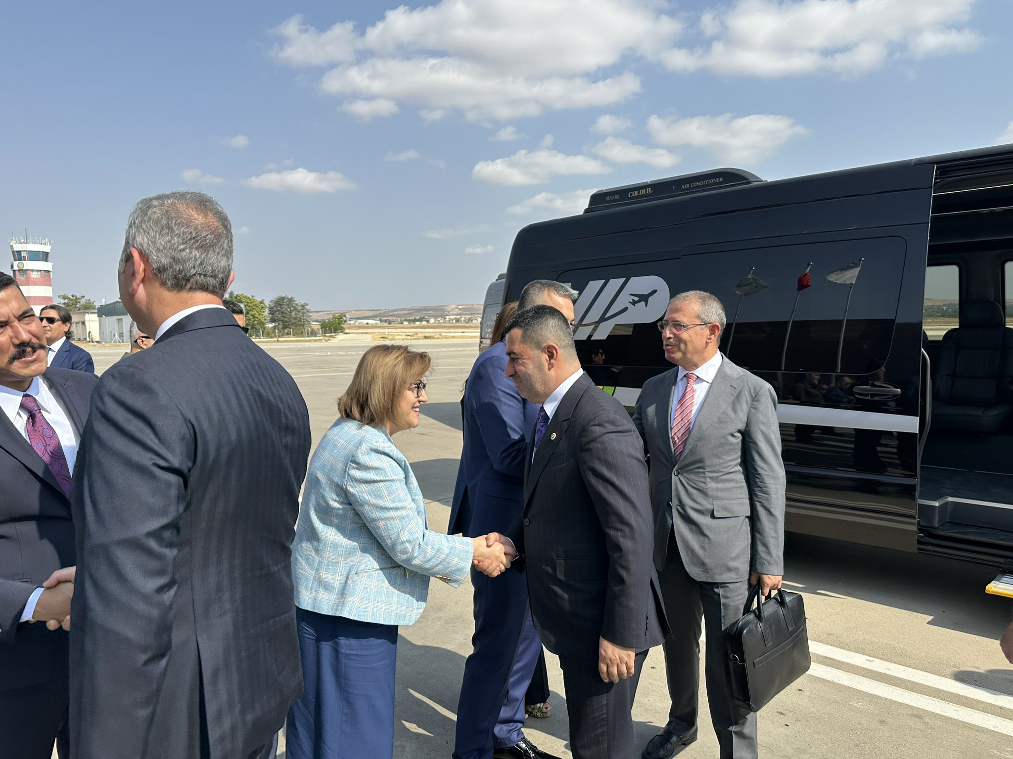 Gx V De Q C Wk A Aes Yp