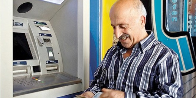 12.000 TL promosyona ek olarak VakıfBank Emekli Troy Logolu Kredi Kartı alan Yeni Emekli Maaş Müşterilerine özel, bu kart ile 10 ay yapacakları alışverişler için aylık 1.500 TL, toplamda 15.000 TL’ye varan nakit ödeme fırsatı sunulacak.