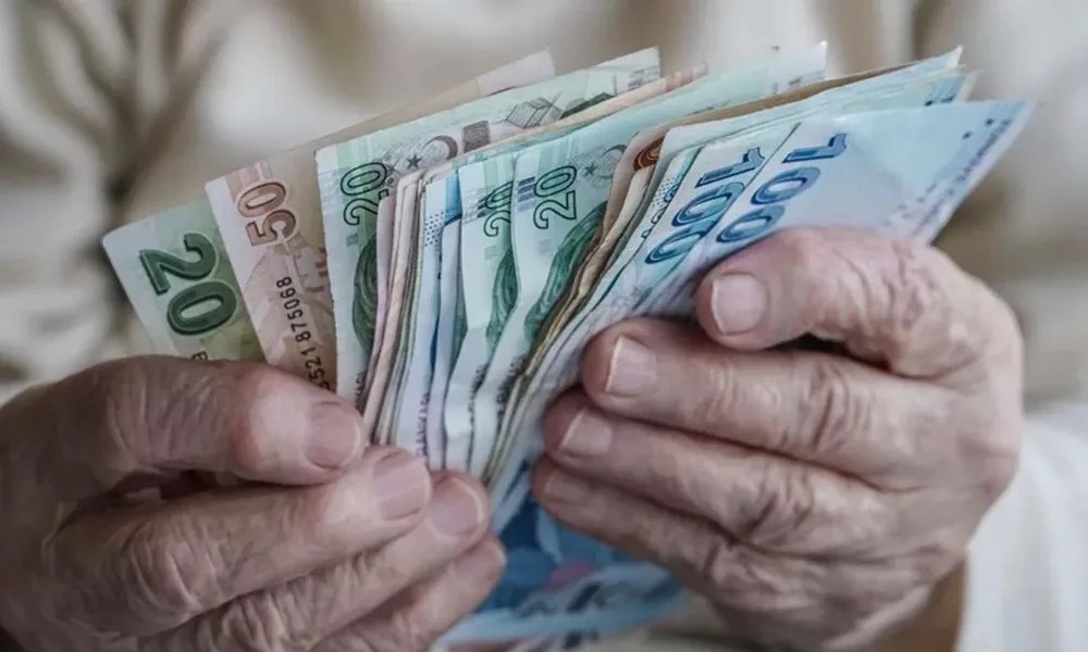 16.500 TL Maaş Alanlar: Mevcut maaşı 16.500 TL olan emekliler, zam sonrası 19.251 TL maaş alacak.