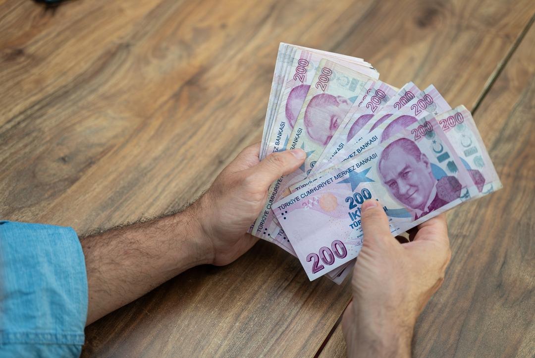 Özellikle emekli maaşı zamlarının belli olmasıyla beraber emekliler de banka promosyonlarını araştırmaya koyuldu.