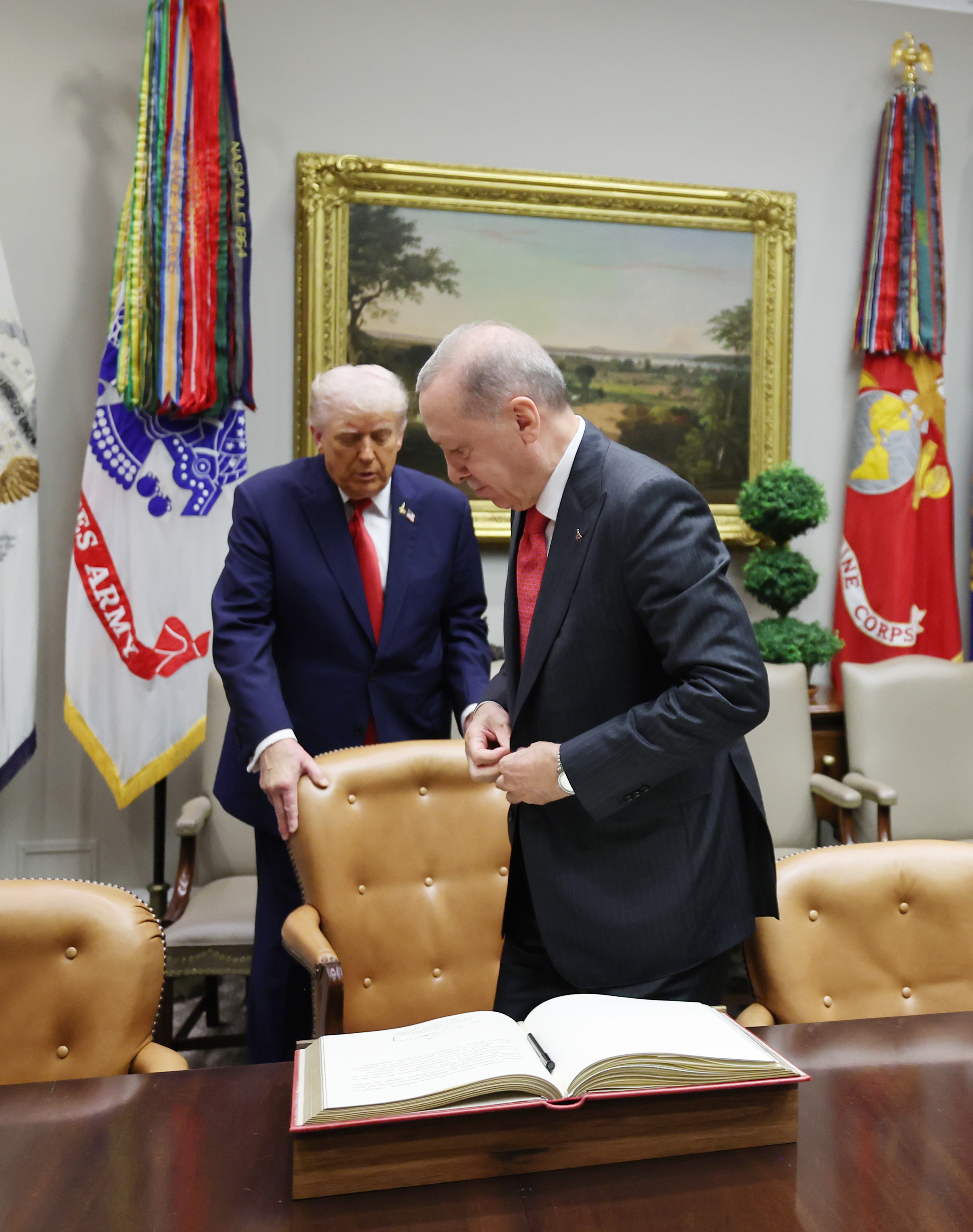 Erdoğan ve Trump arasında tarihi zirve! 2 saatten uzun sürdü