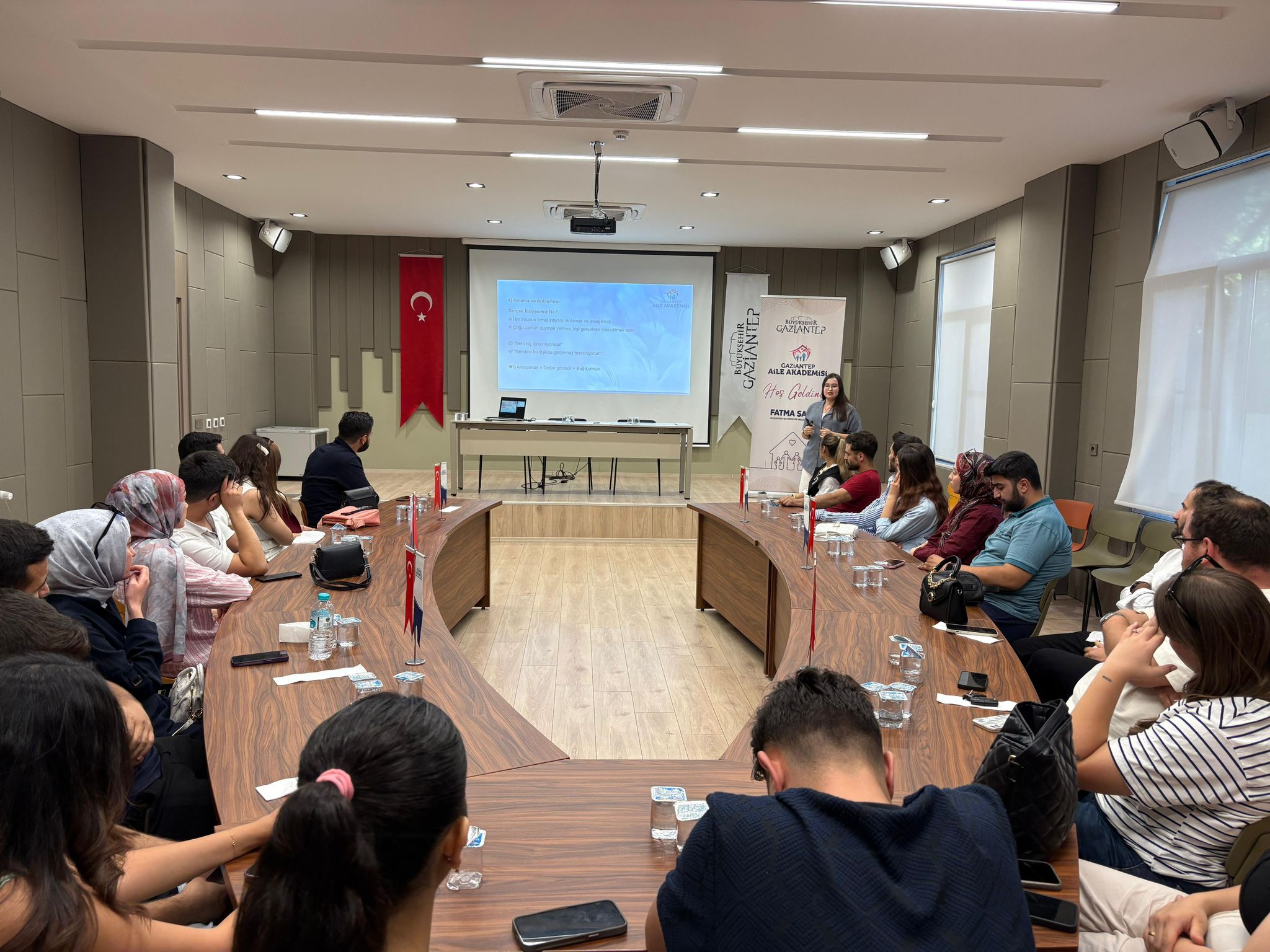 Gazi̇antep Büyükşehi̇r Beledi̇yesi̇ Yi̇ne Hareketli̇ Bi̇r Haftayi Geri̇de Birakti (4)