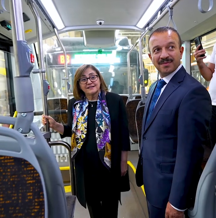 Gazi̇antep Büyükşehi̇r’de Toplu Taşimada Elektri̇kli̇ Otobüs Dönemi̇! (2)