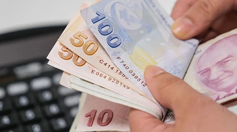 İnternet üzerinden sık sık konuya dair araştırmalar yapan vatandaşlar, birçok uzman ismin açıklamalarını takip ediyor.